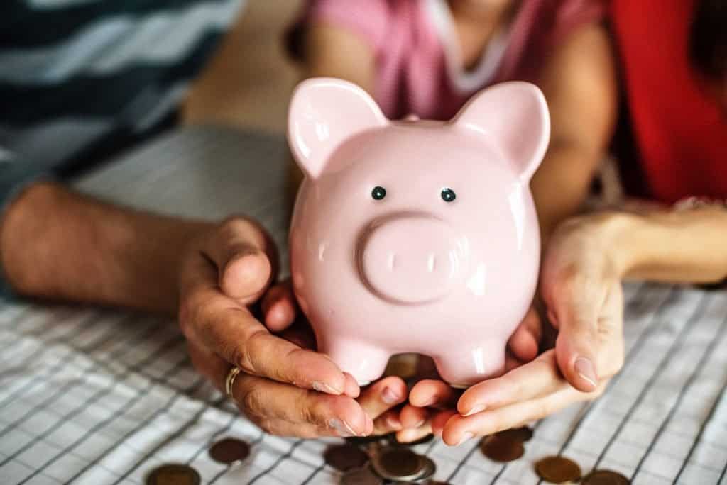 Are you living paycheck to paycheck? Learn how you can stop worrying about money using these 5 simple and effective strategies for better money habits. #MyMoneyDesign #FinancialFreedom #StopWorryingAboutMoney #BetterMoneyHabits